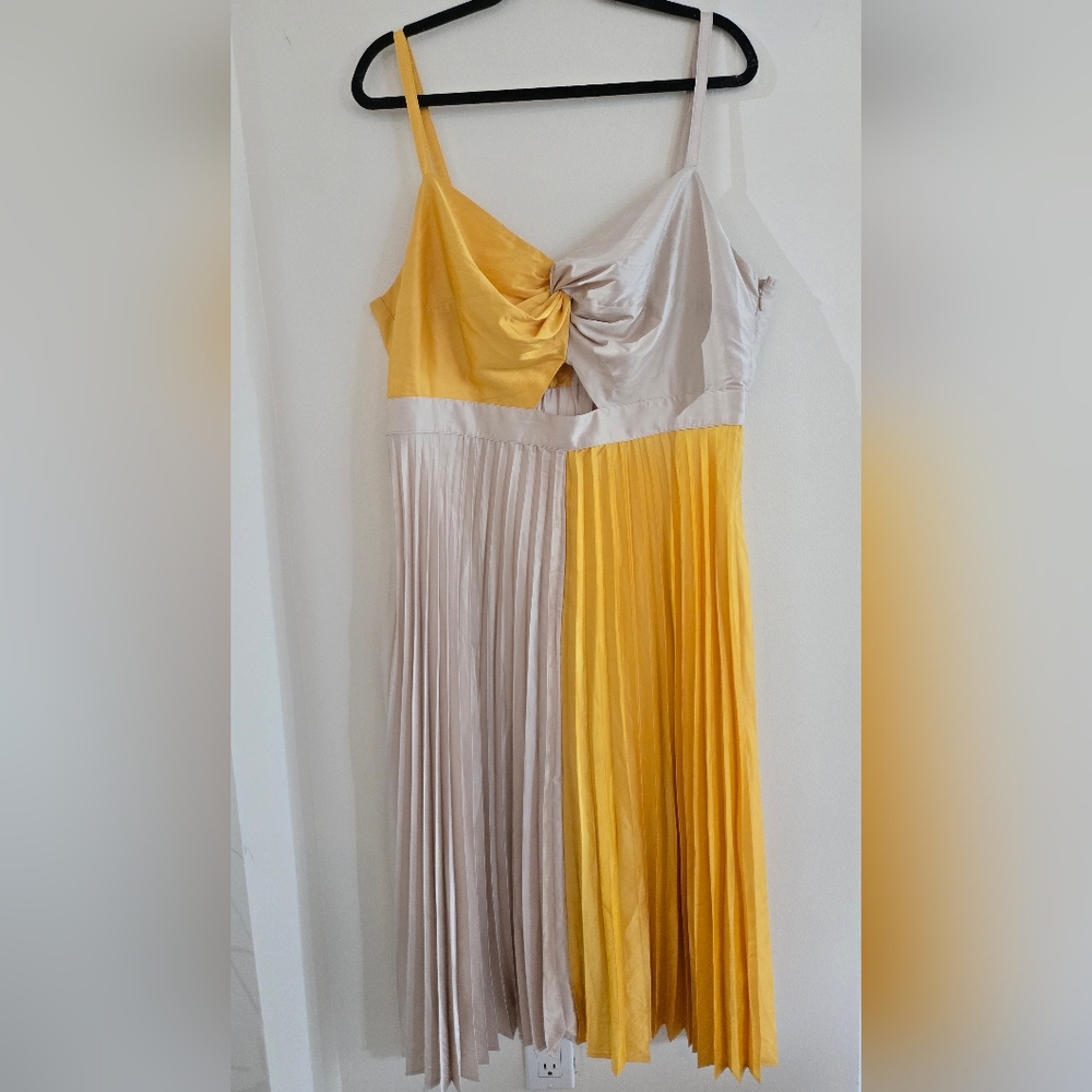 Eloquii Yellow and Gray Pleated Sundress Tie Front